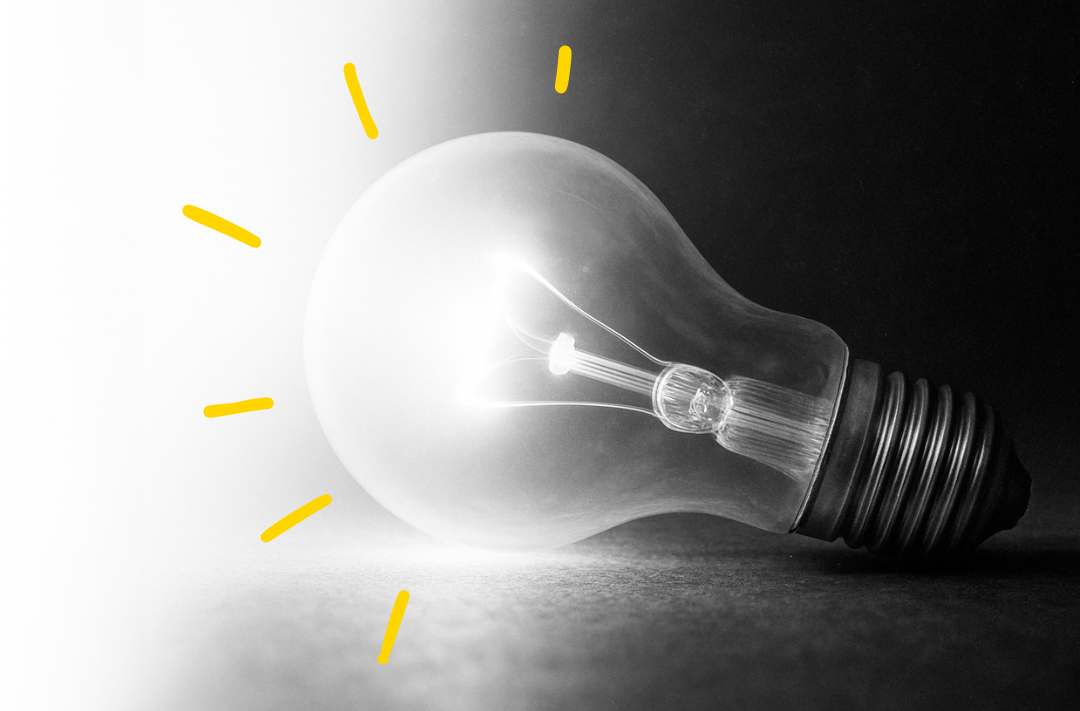 bombeta encesa a la foscor amb gràfics que la fan brillar